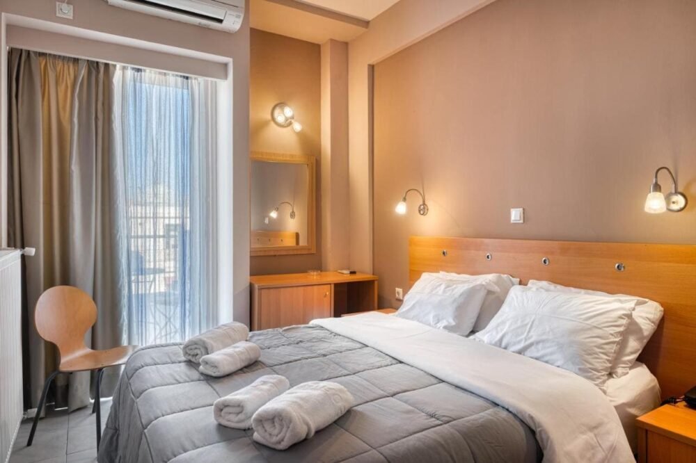 غرفة فندق ديروس اثينا