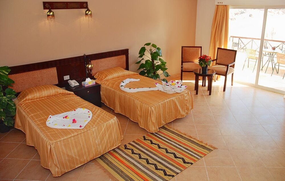 غرفة فندق فالكون نعمة ستار