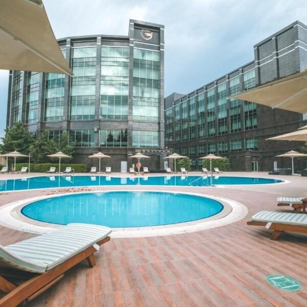 فندق فلاي إن باكو