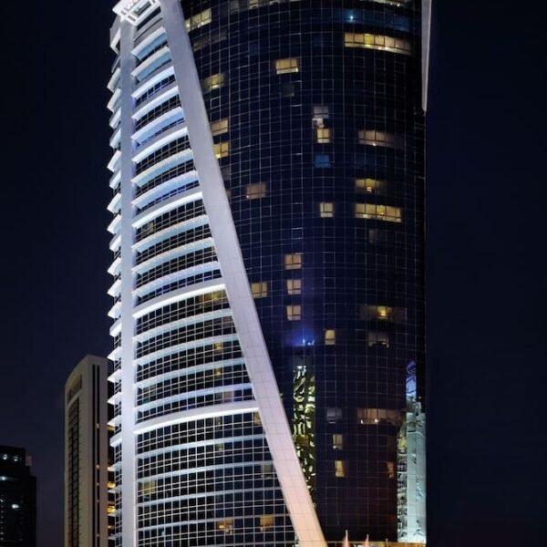 فندق قبيلة ويست باي