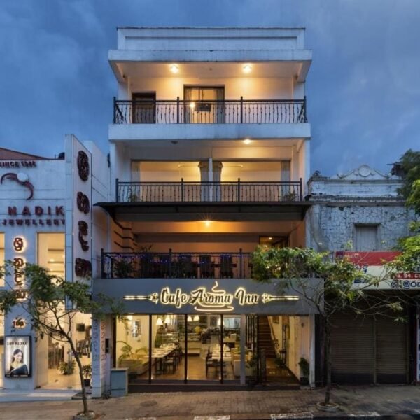 فندق كافيه أروما إن Cafe Aroma Inn