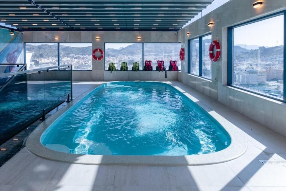 مسبح فندق سويس إنترناشيونال الطائف