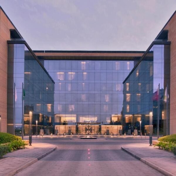 فندق فيوز آند ريزيدنسز